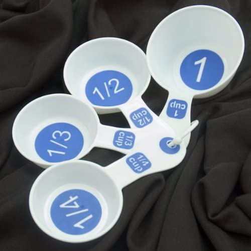 Un set de tazas Braille Store, es un juego de vasos medidores